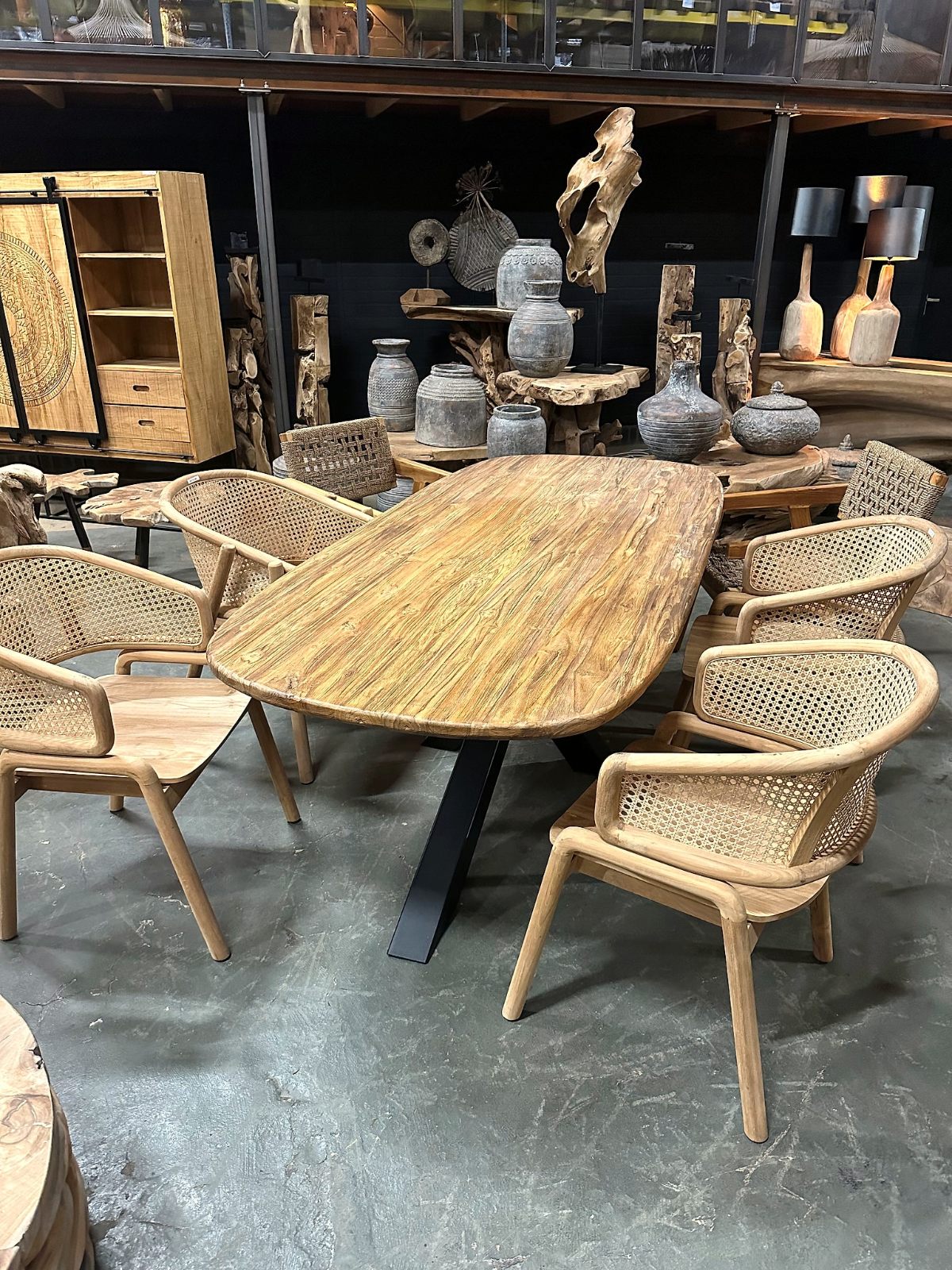 Lichte ovale eettafel-set