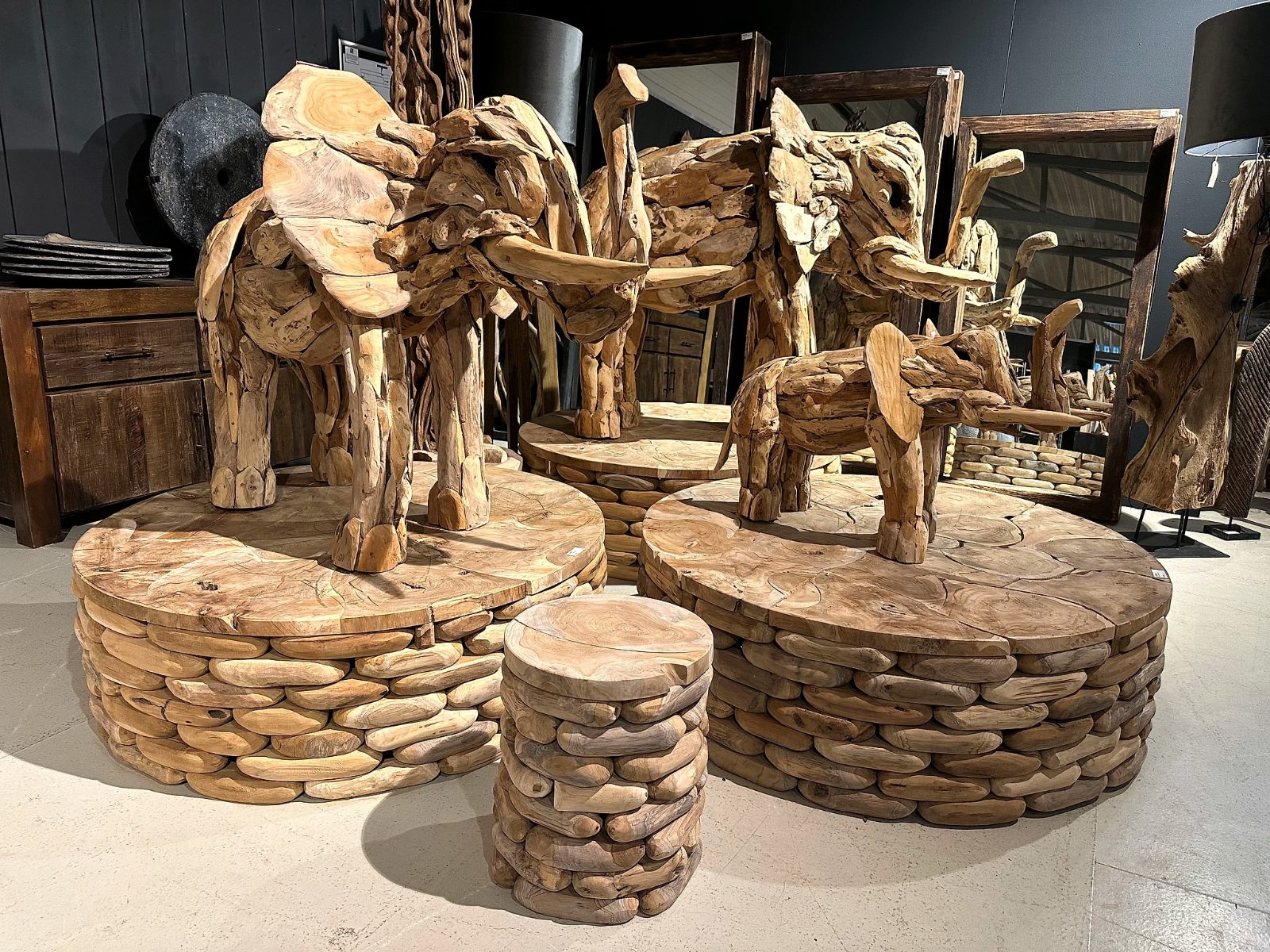 Sculpturale dieren in de showroom