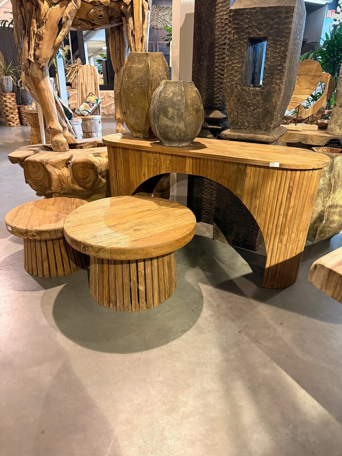 Ronde root-tafel met bank